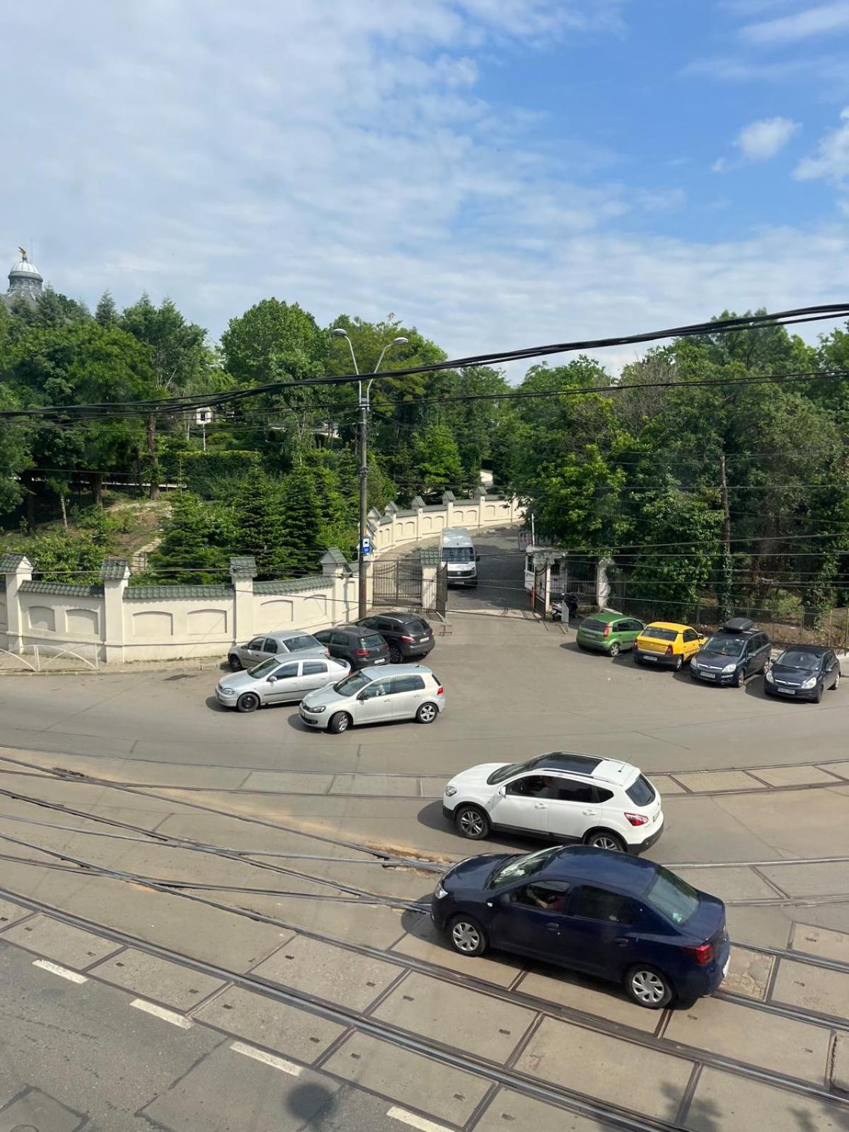 House Of Tourists Garden And More Bucharest Exterior photo